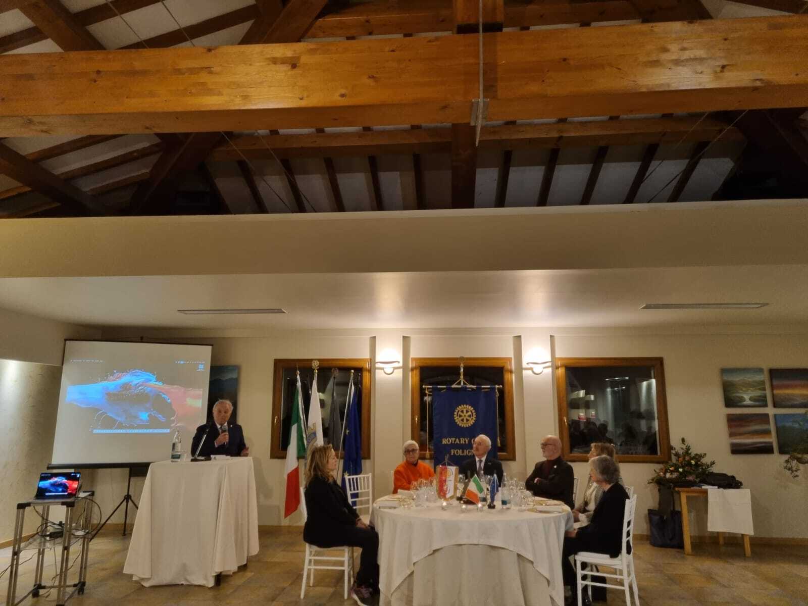 PROF. TONATO AL ROTARY FOLIGNO