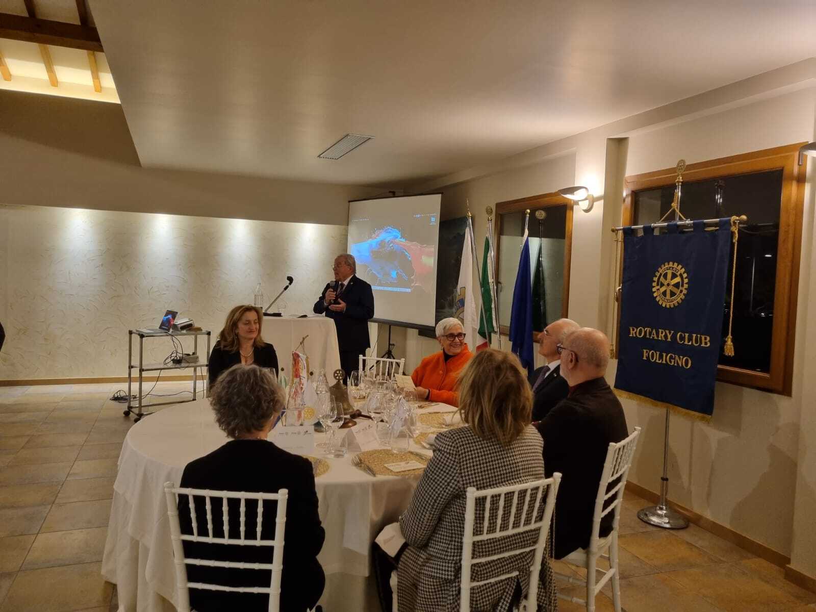 PROF. TONATO AL ROTARY FOLIGNO