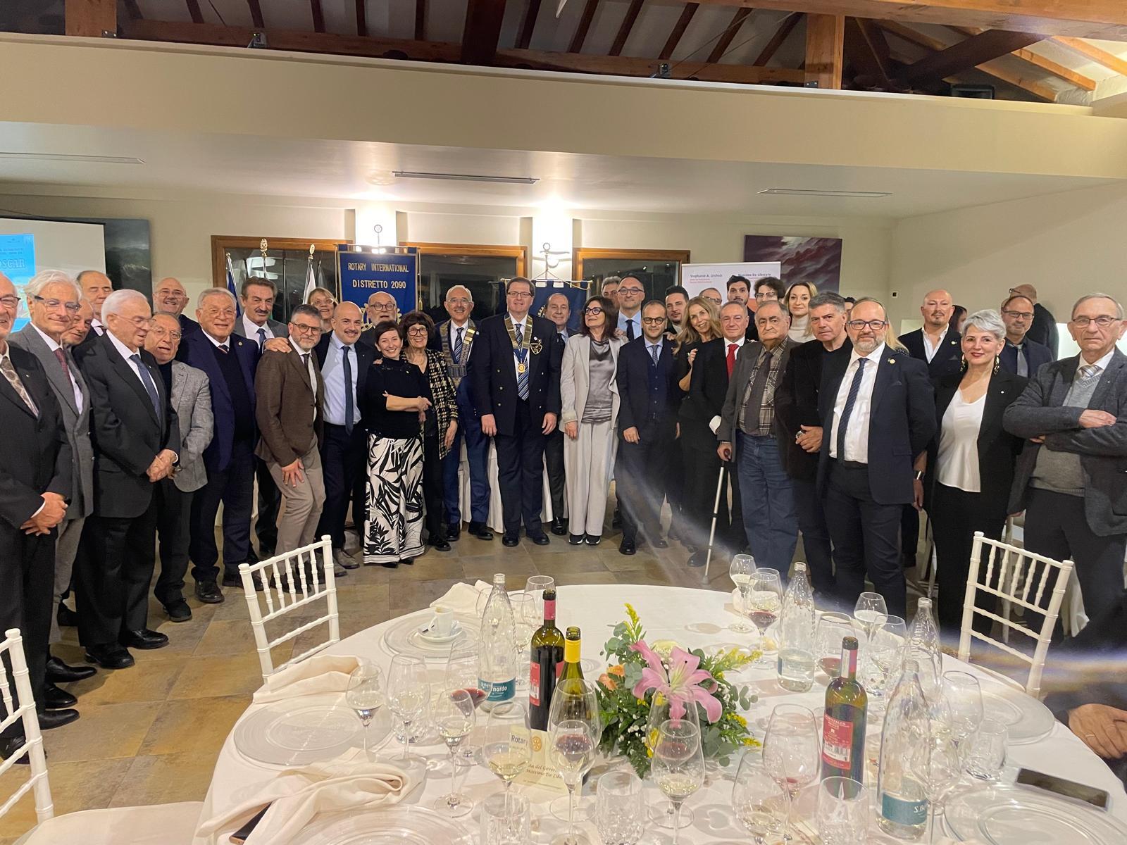 VISITA DEL GOVERNATORE DISTRETTO 2090