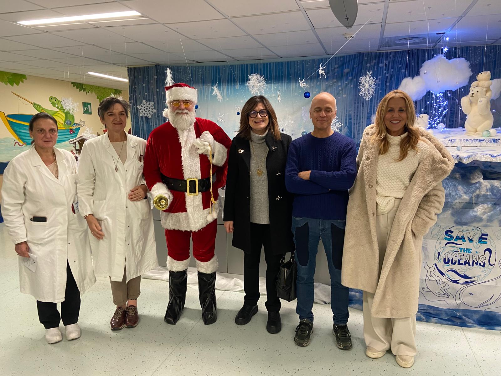 Auguri Natale in corsia Ospedale