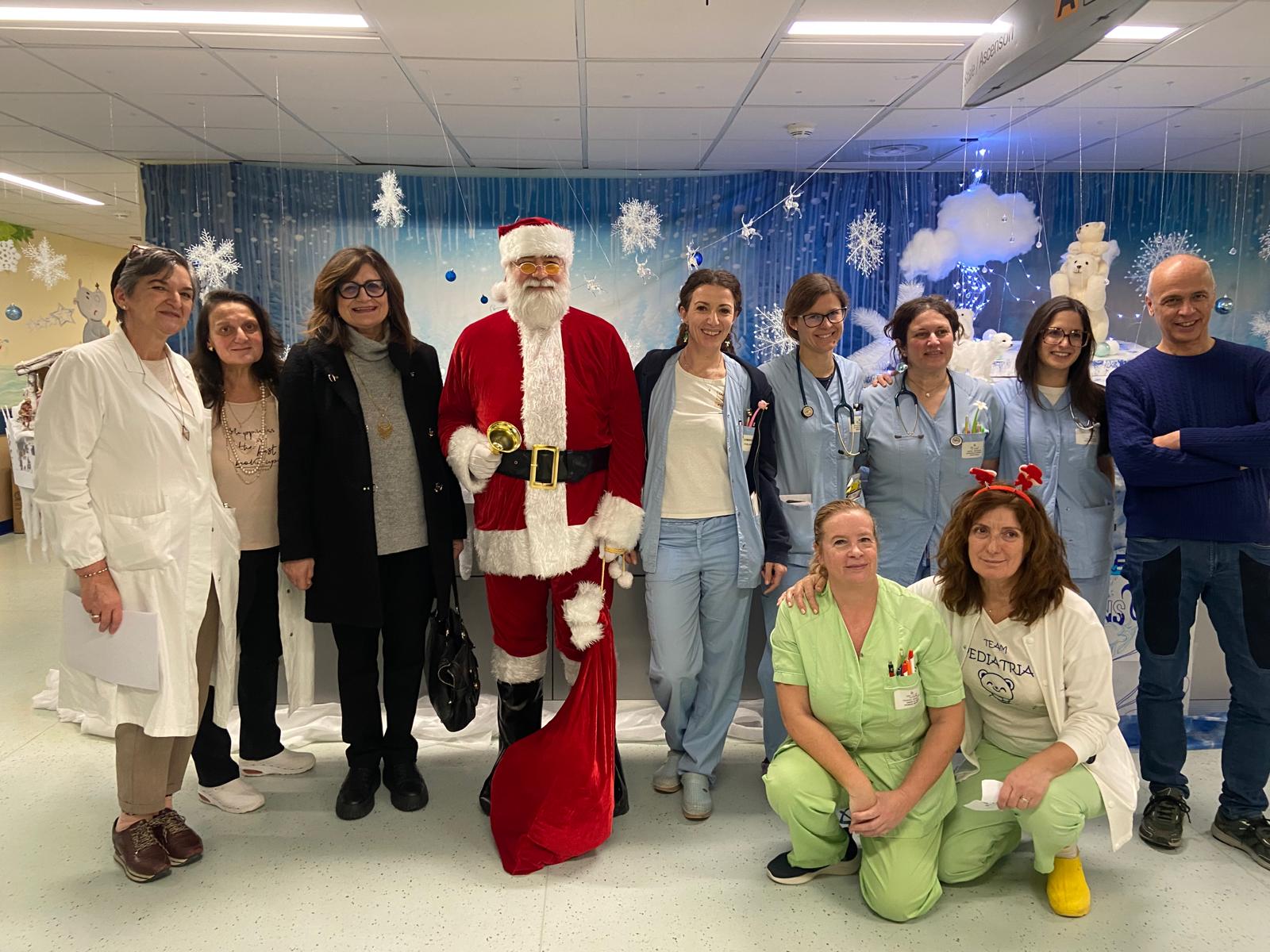 Auguri Natale in corsia Ospedale