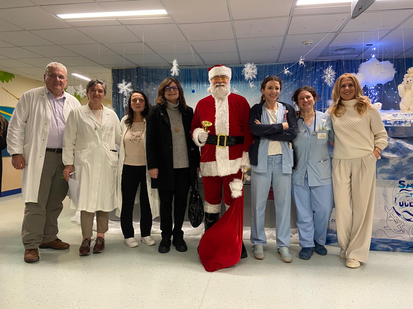 Auguri Natale in corsia Ospedale
