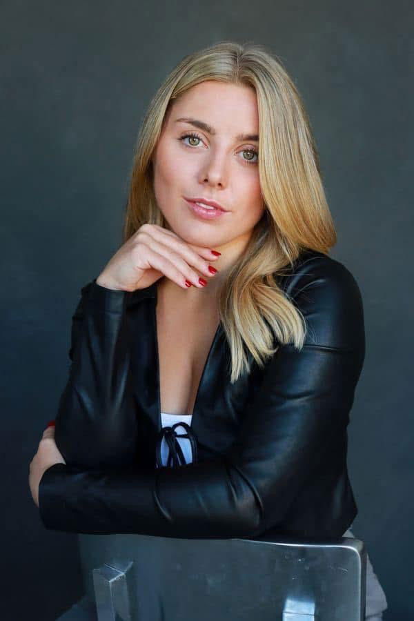 Live Music - Ellie Foulger