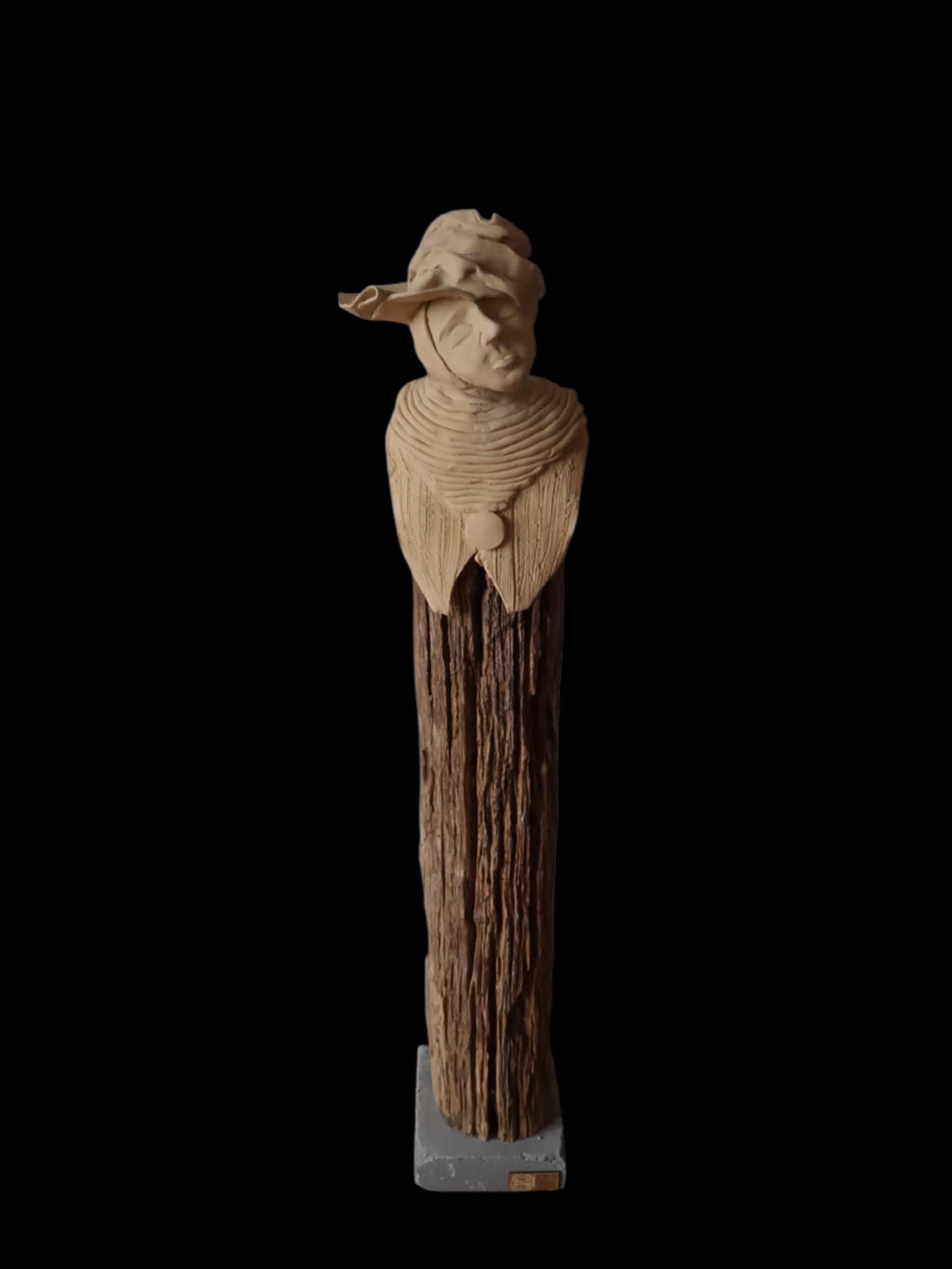 dame met gedrapeerde hoed