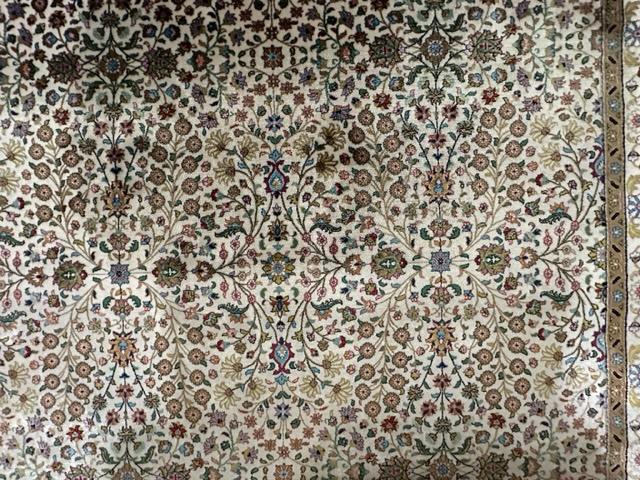 Code: 2332402  Size: 400 X 300 cm  Price Euro: 17 000