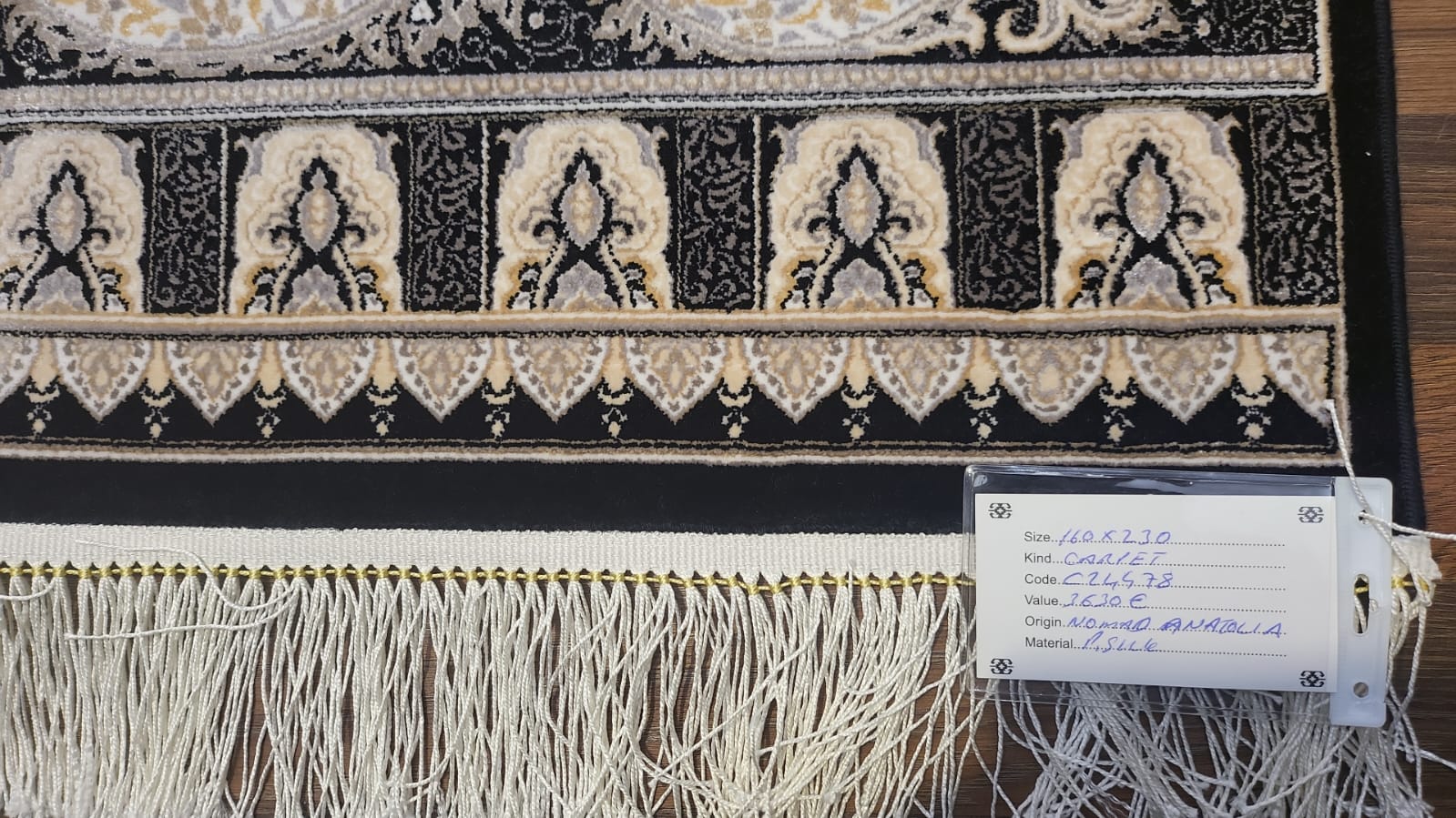 Code: C24478   Size: 230 X 160 cm  Price Euro: 3630