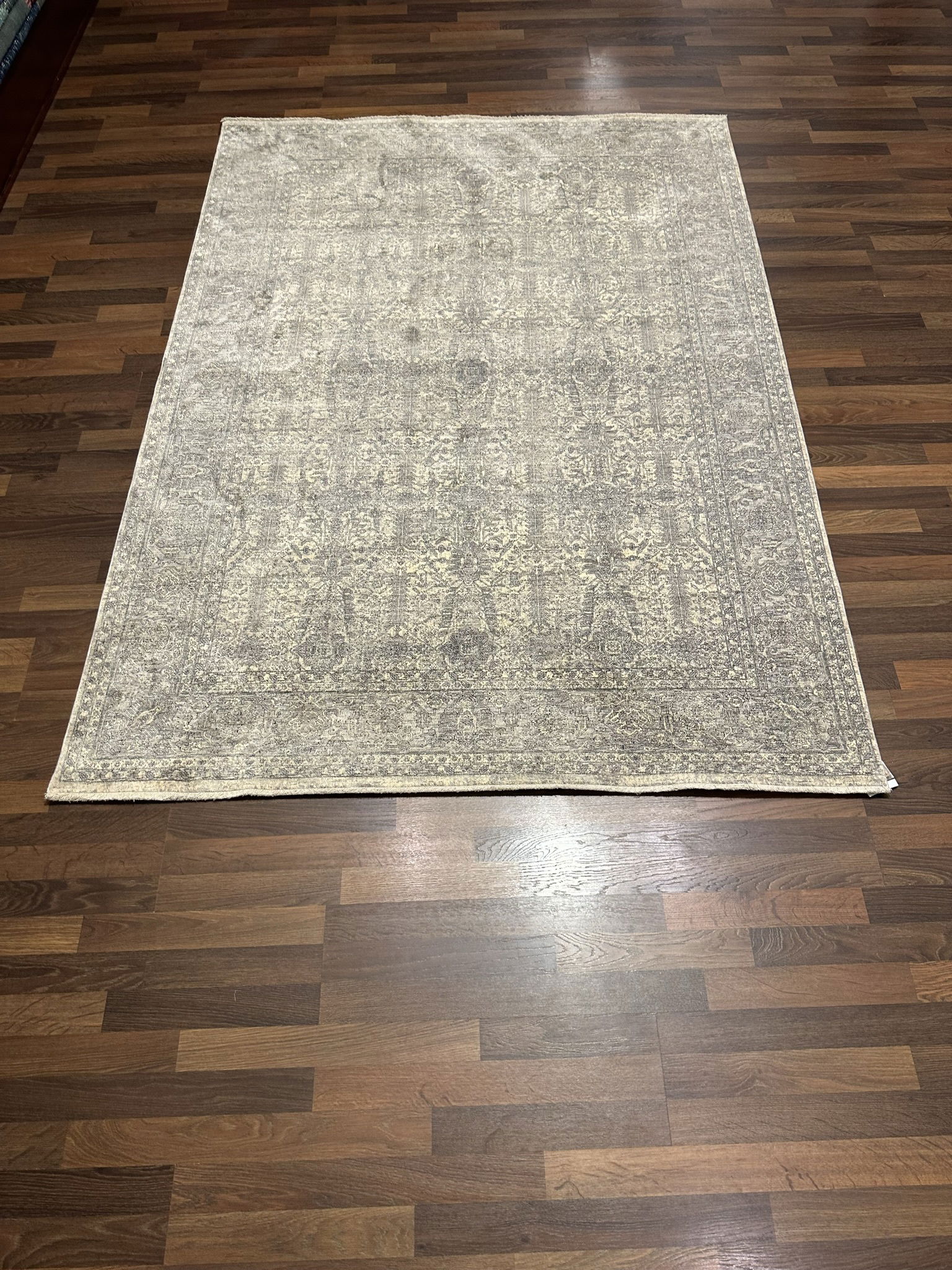 Code: 2347515  Size: 230 X 160 cm  Price Euro: 2850