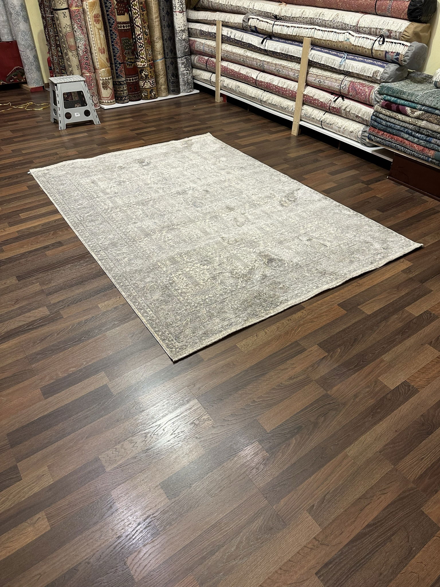 Code: 2347515  Size: 230 X 160 cm  Price Euro: 2850