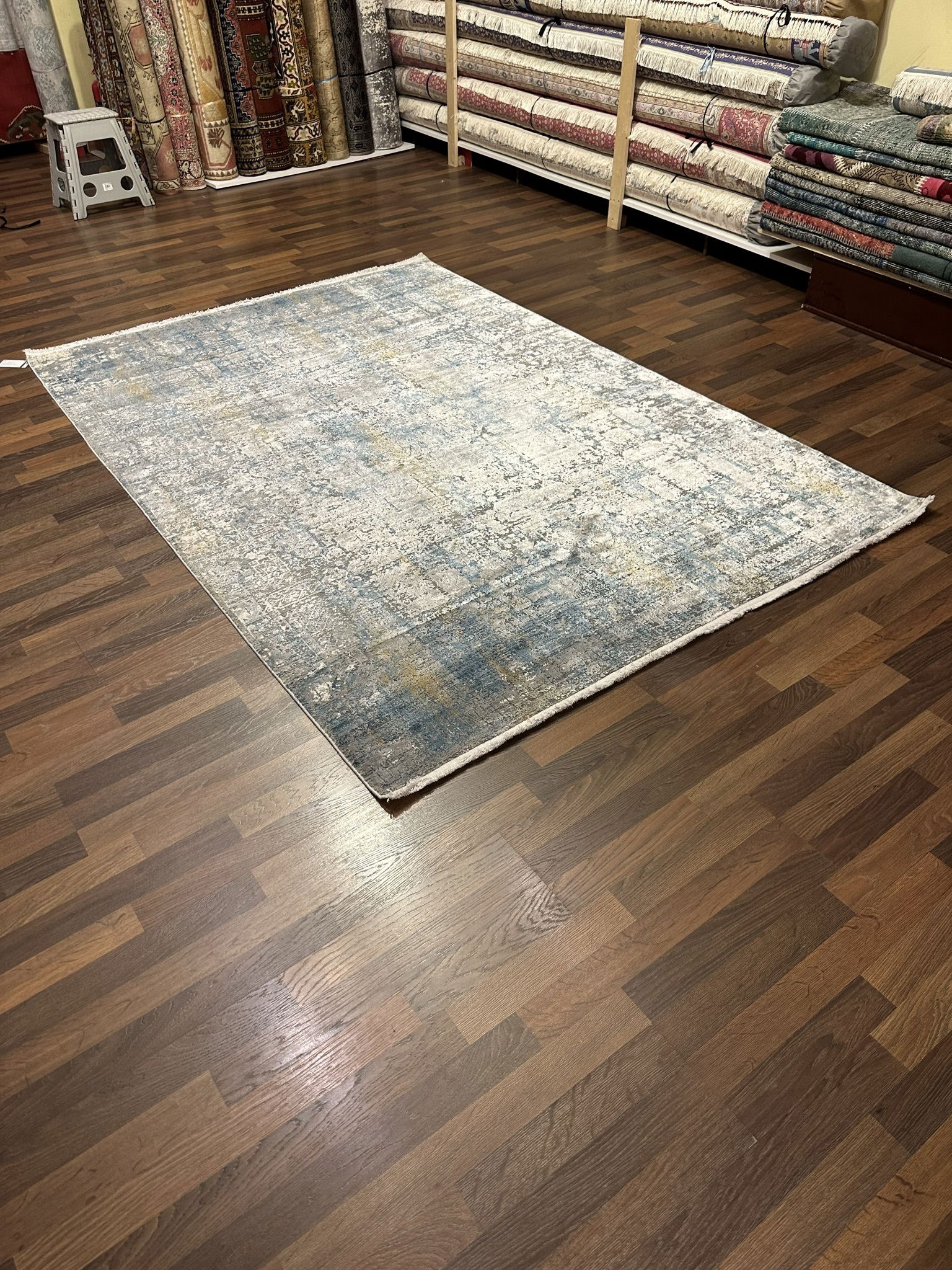 Oriental Rug  Code: 2347524  Size: 230 X 160 cm  Price Euro: 2800