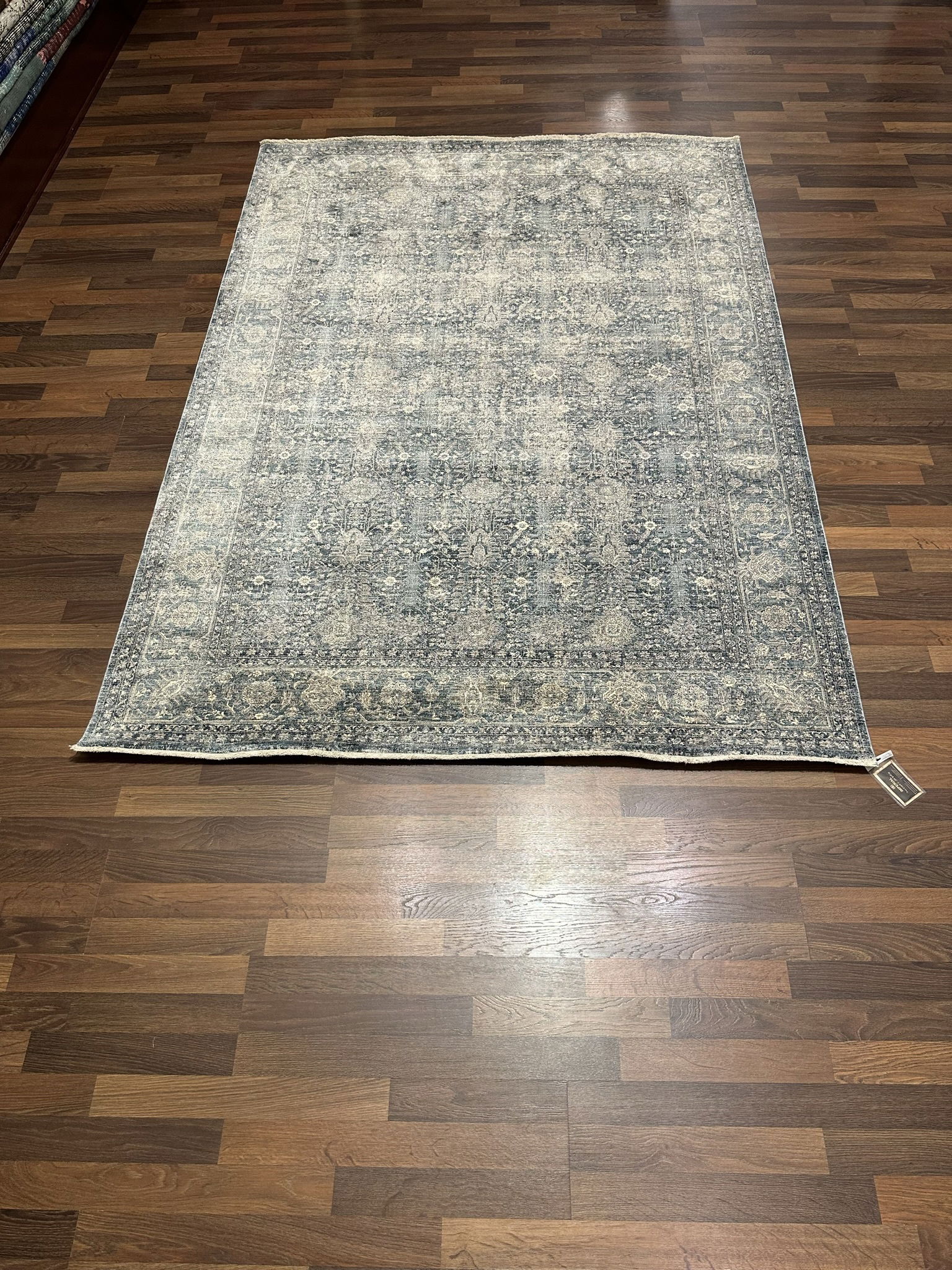 Code: 2347529  Size: 230 X 160 cm  Price Euro: 2900