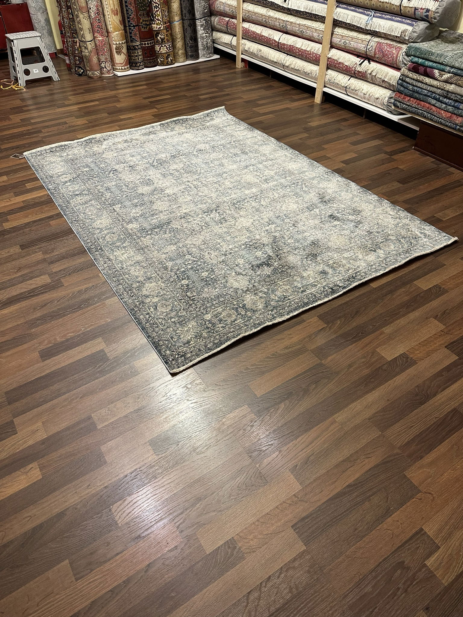 Code: 2347529  Size: 230 X 160 cm  Price Euro: 2900