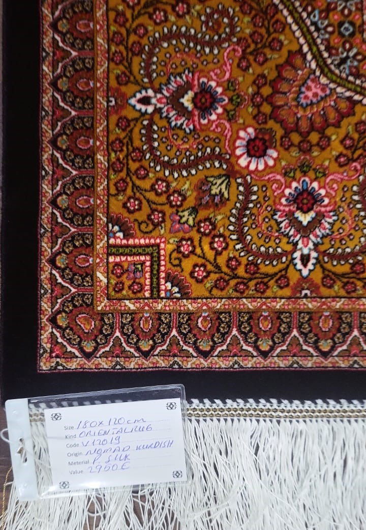 Oriental Rug  Code: V12019  Size: 180 x 120 cm  Price Euro: 2950