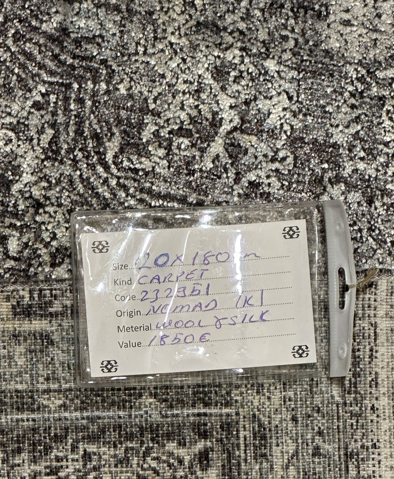 Code:232951   Size: 180x120 cm Price euro: 1850