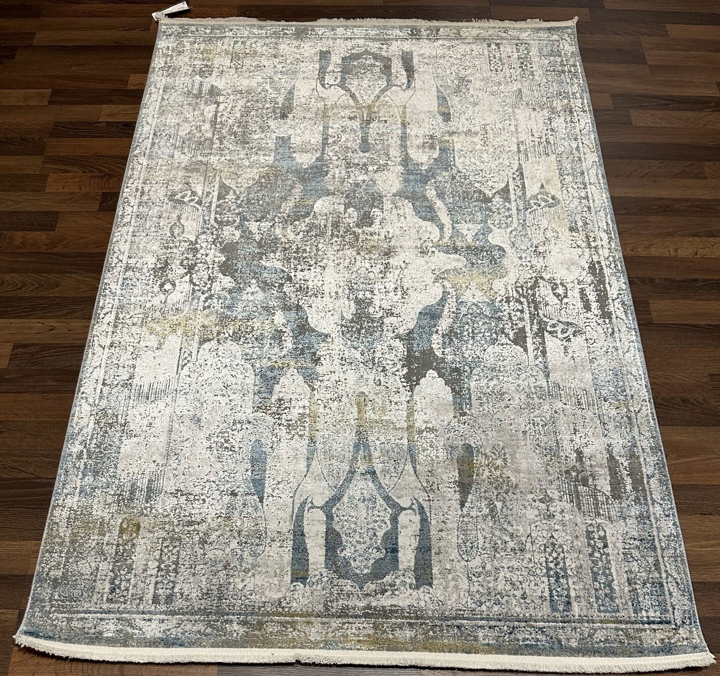 Code:232955   Size: 180 x 120 cm  Price Euro: 1850