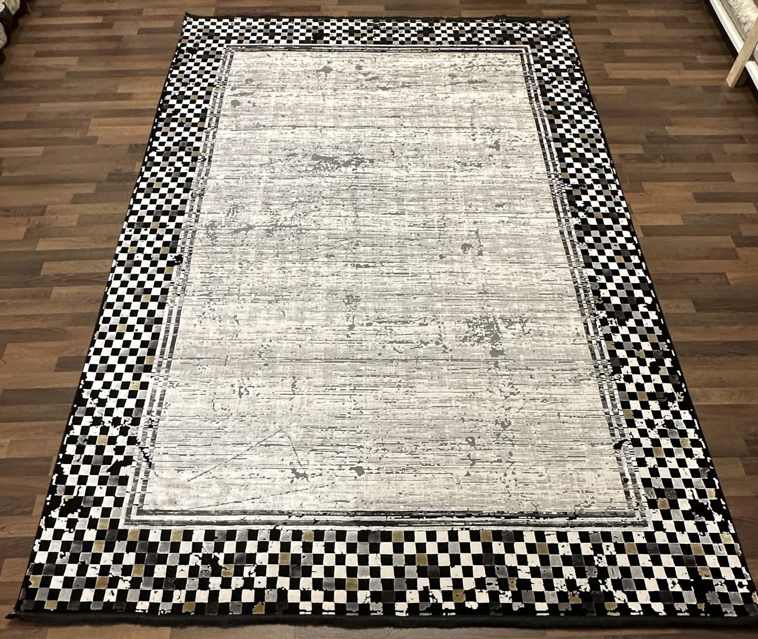 Code: L37706   Size: 290 x 200 cm  Price Euro: 4600