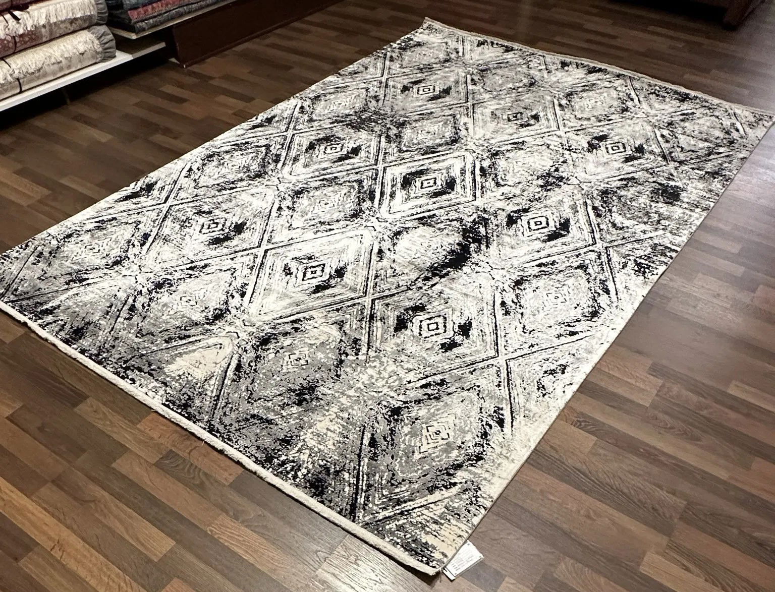 Code:L37707  Size: 290 x 200 cm  Price Euro: 4760