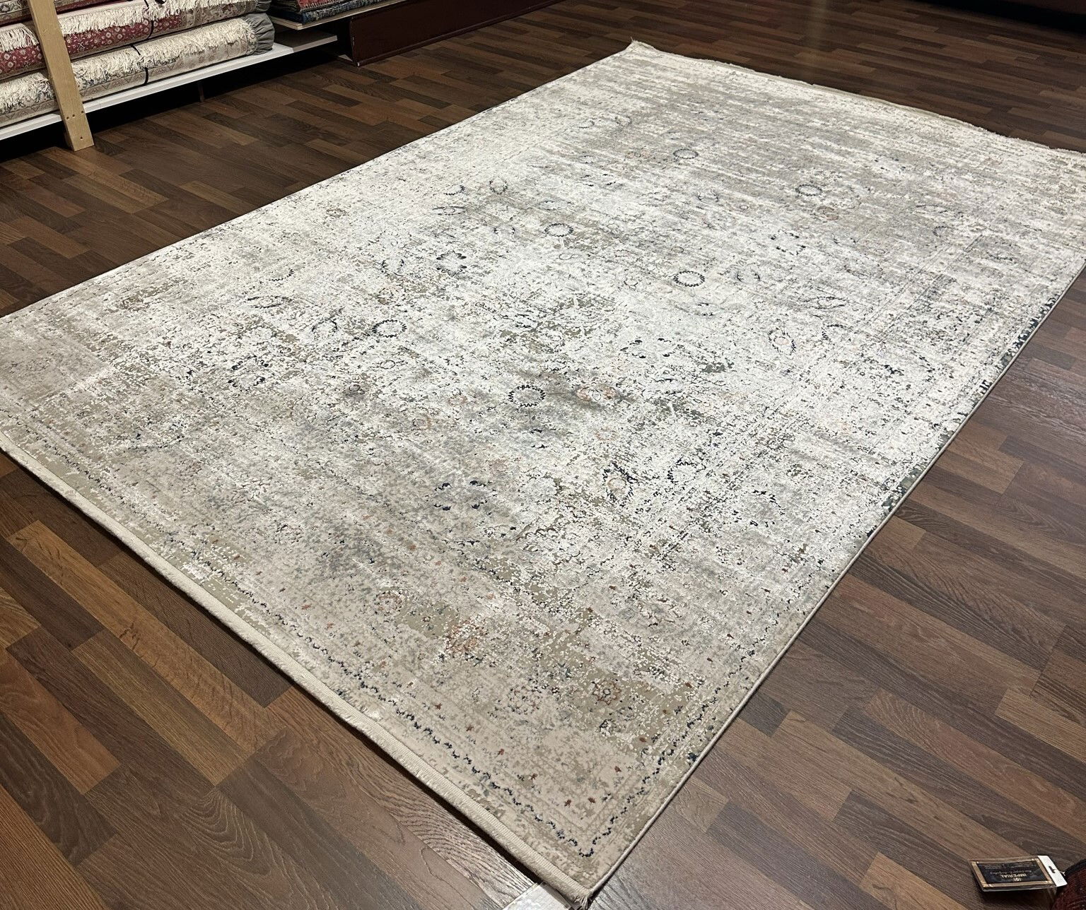 Code: L37709   Size: 290 x 200 cm    Price Euro: 4800