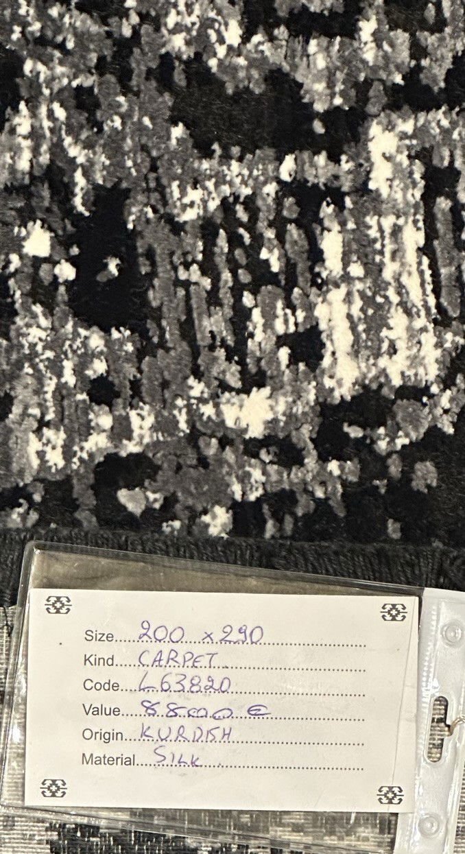 Code:L63820   Size: 290 x 200 cm  Price Euro: 8800