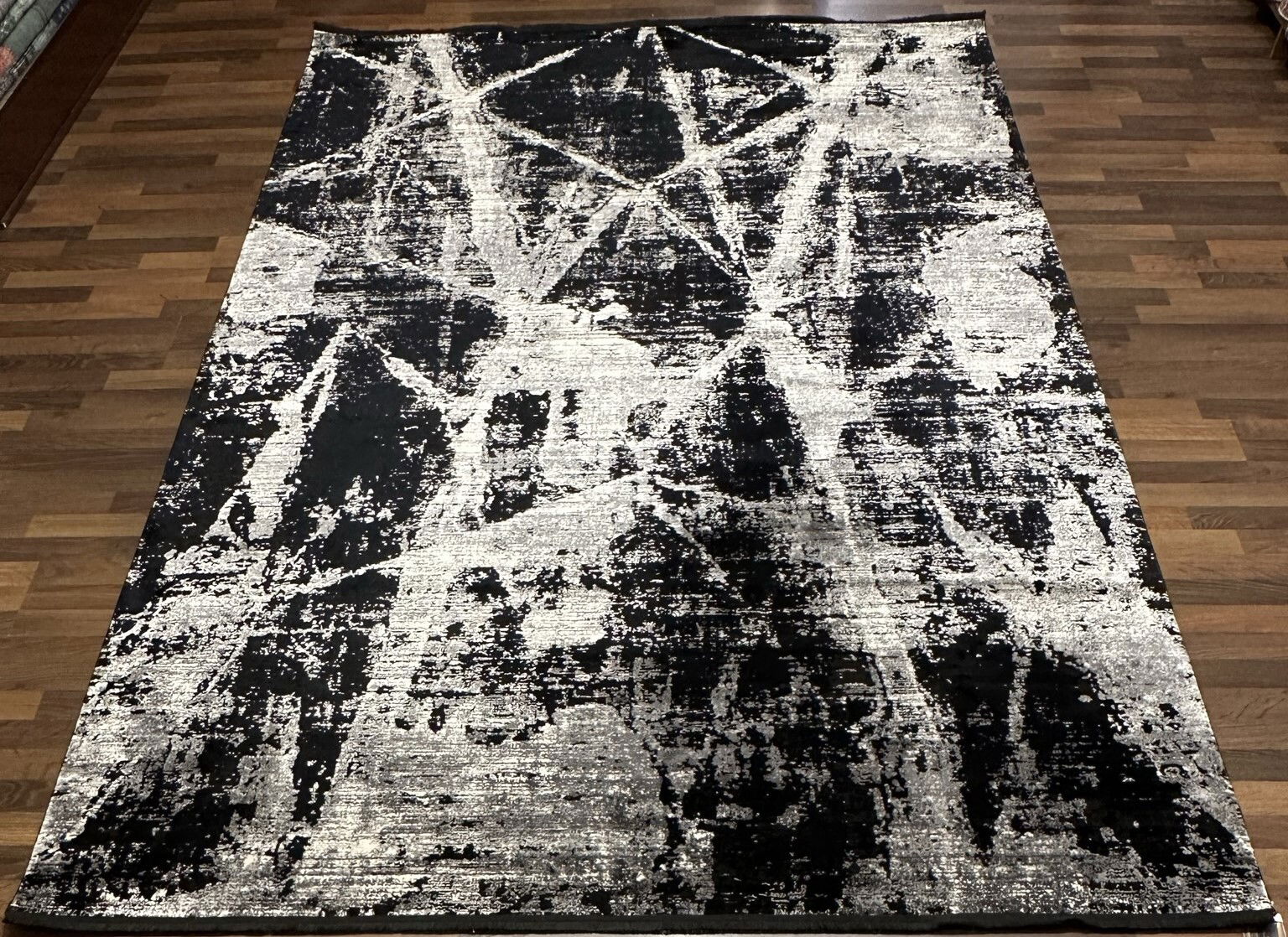 Code:L63820   Size: 290 x 200 cm  Price Euro: 8800