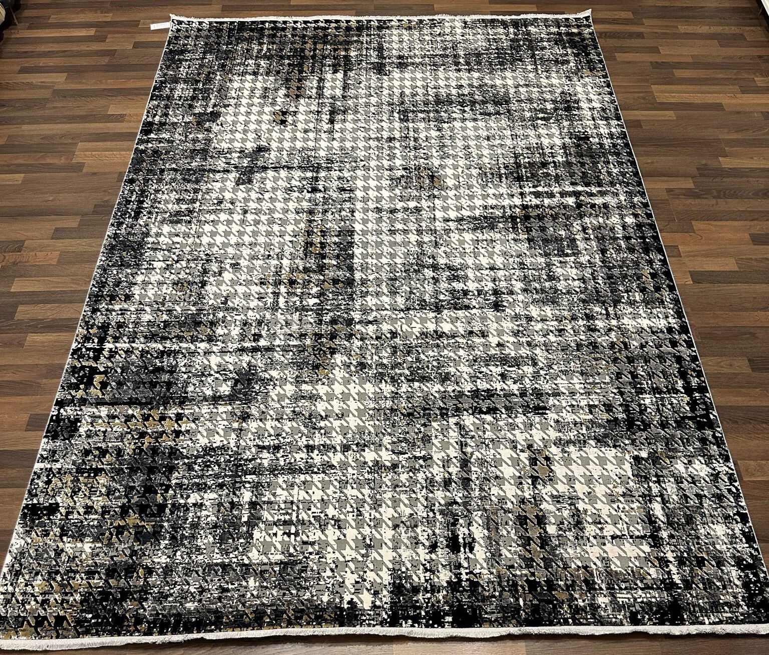 Code:L110320   Size: 290 x 200 cm  Price Euro: 6000