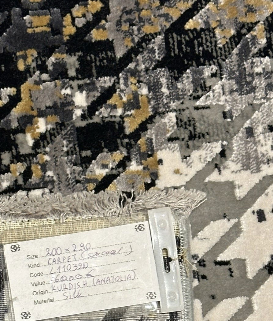 Code:L110320   Size: 290 x 200 cm  Price Euro: 6000