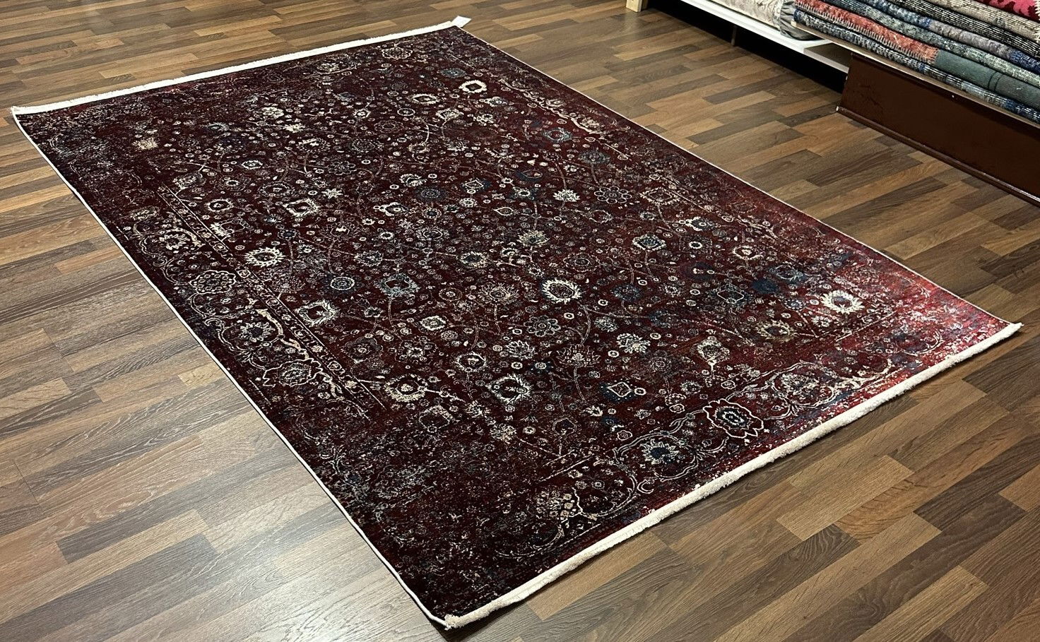 Code: 234755 Size: 230 x 160 cm  Price Euro: 3650