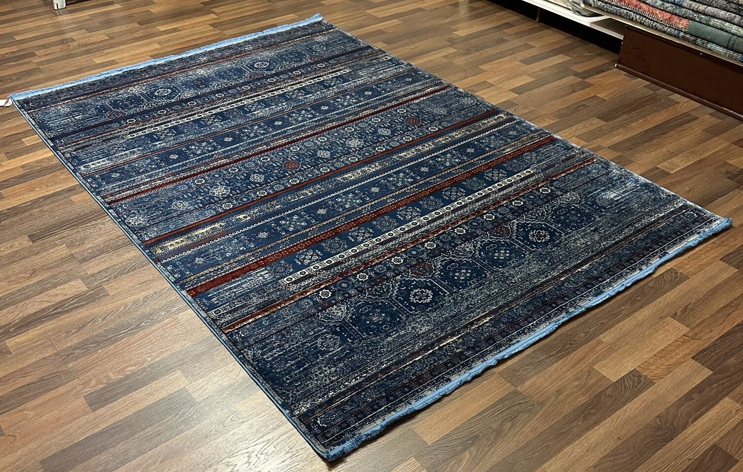 Code:234759  Size: 230 x 160 cm  Price Euro: 3650