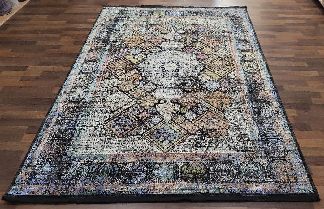 Code: 2347001  Size: 230 x 160 cm   Price Euro: 3600