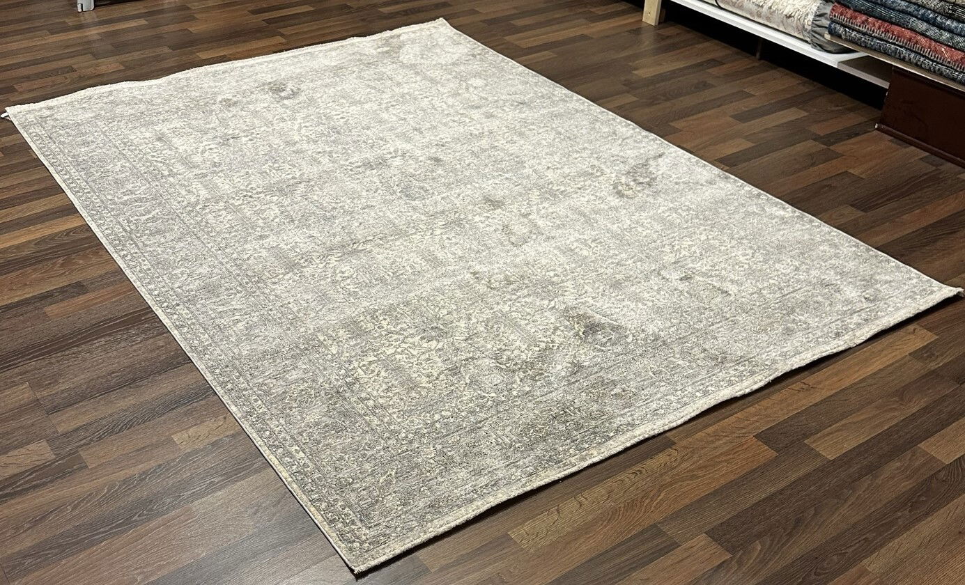 Code: 2347515  Size: 230 X 160 cm  Price Euro: 2850