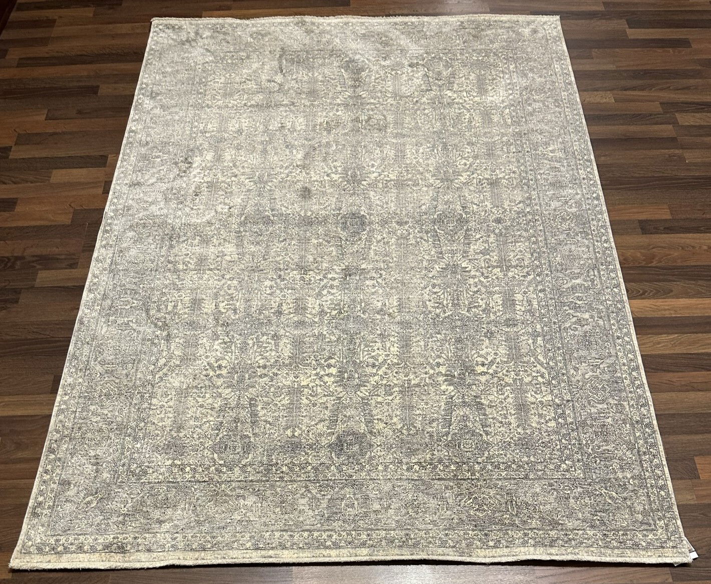 Code: 2347515  Size: 230 X 160 cm  Price Euro: 2850