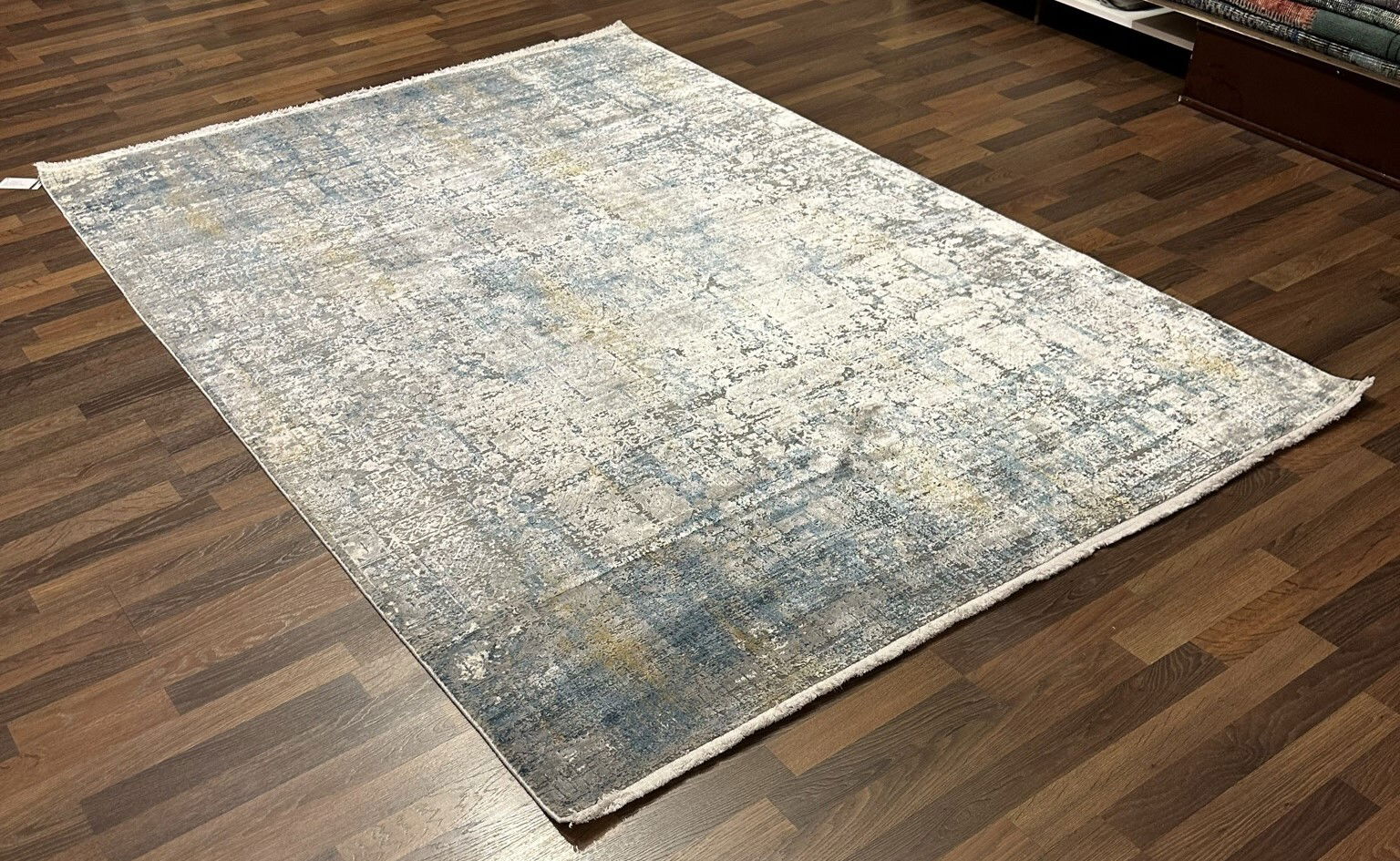 Oriental Rug  Code: 2347524  Size: 230 X 160 cm  Price Euro: 2800