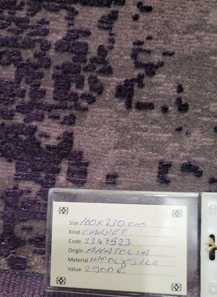 Code: 2347523 Size: 230 X 160 cm  Price Euro: 2900