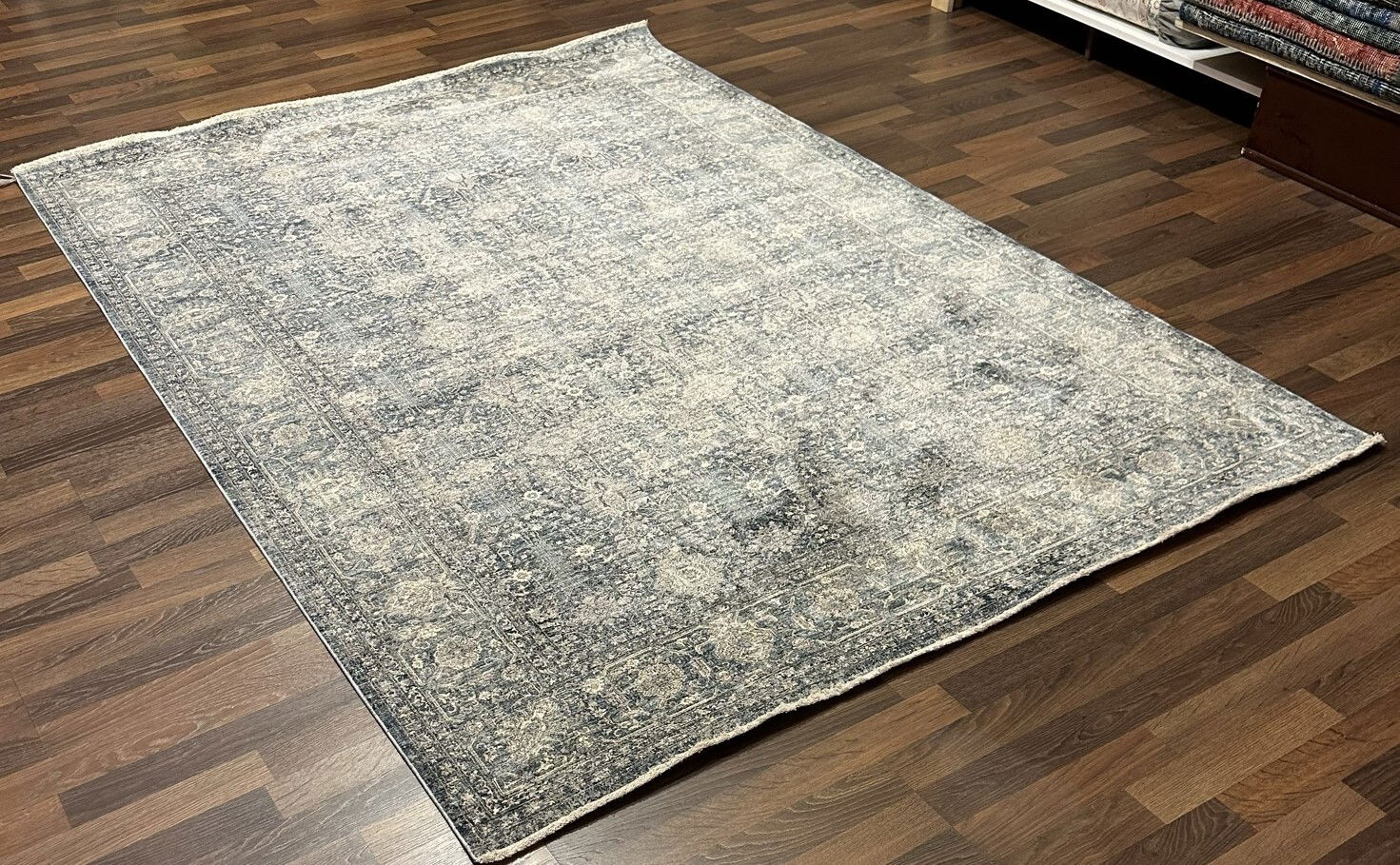 Code: 2347529  Size: 230 X 160 cm  Price Euro: 2900