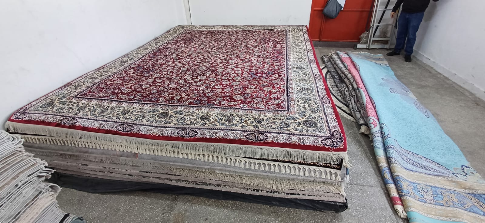 Code: V120250254 Size: 4x 3 meters Price Euro:18850