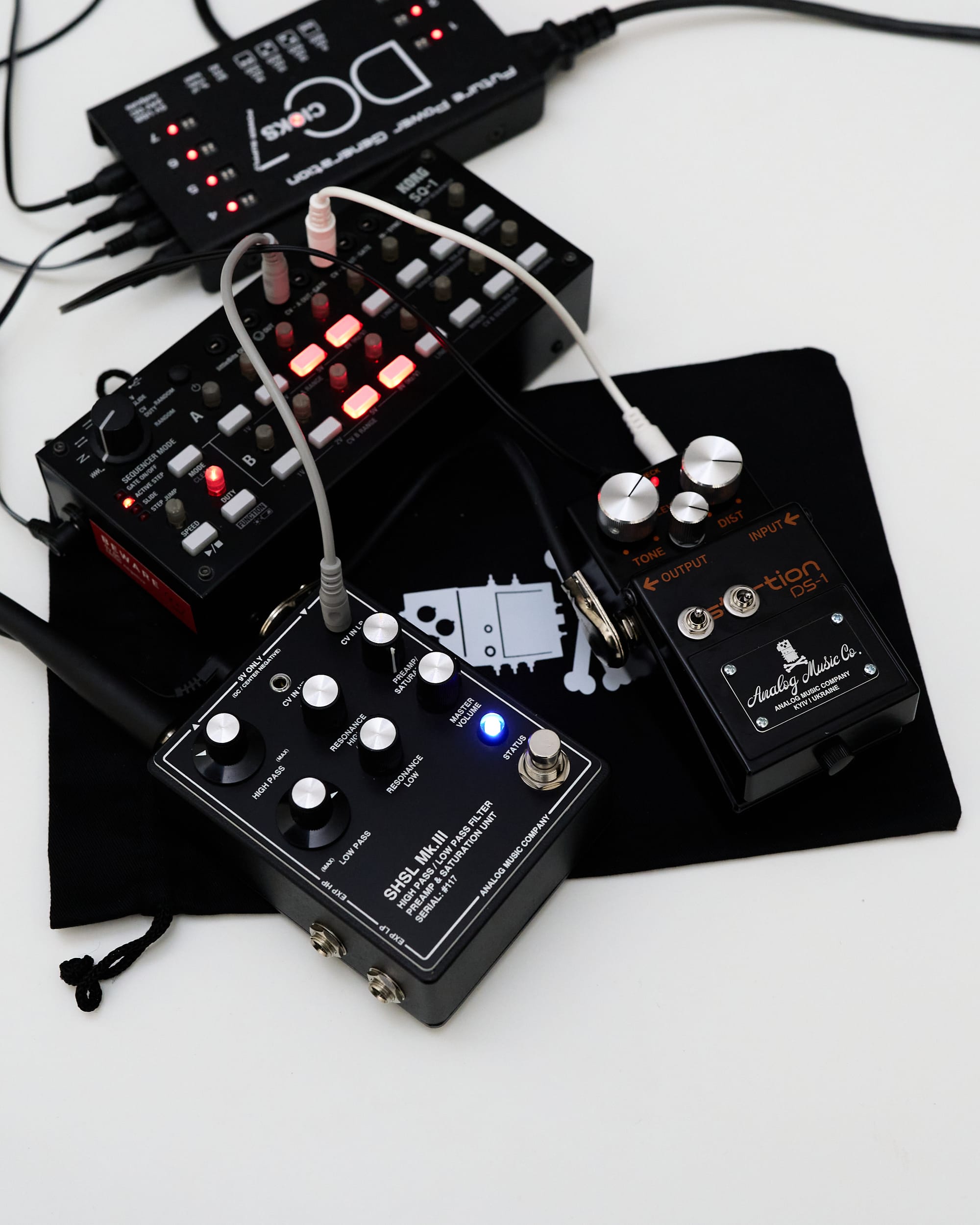 Synchronised Chaos: Circuitbent DS-1 + So High So Low