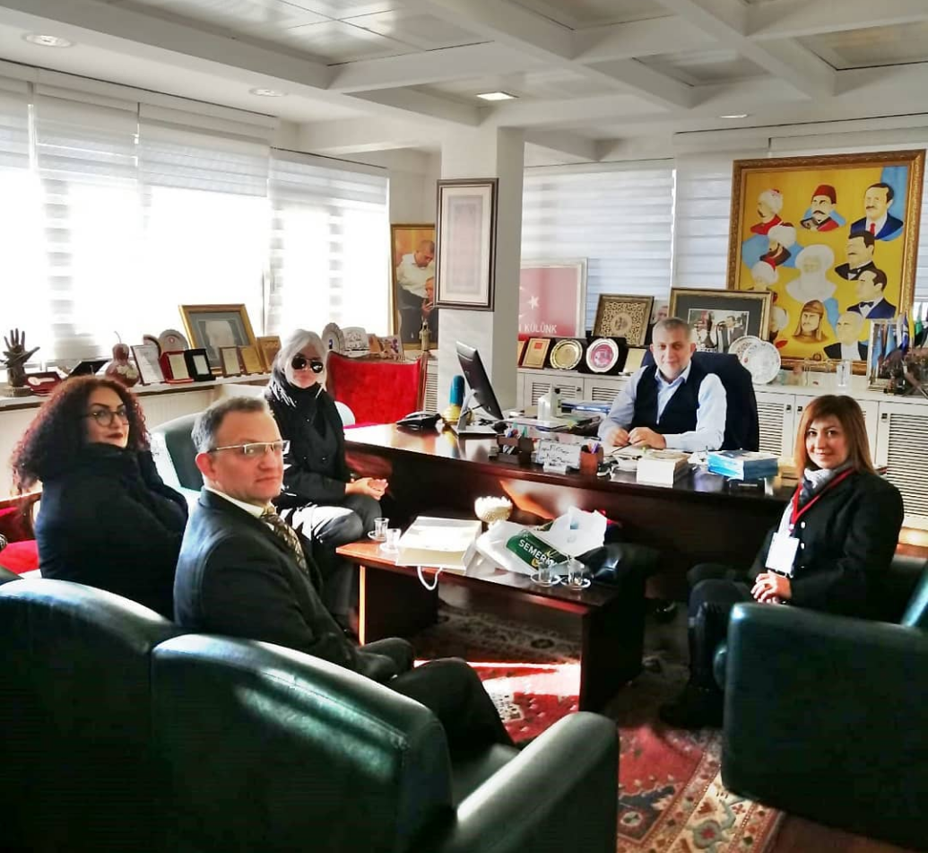 Ak Parti İstanbul İl Teşkilatı Yönetim Kurulu Üyesi ve 24-25-26.Dönem İstanbul Milletvekili Sn.Metin Külünk' e Hayvanları Koruma Kanun tasarısı konusunda görüş ve önerimizi sunduk.