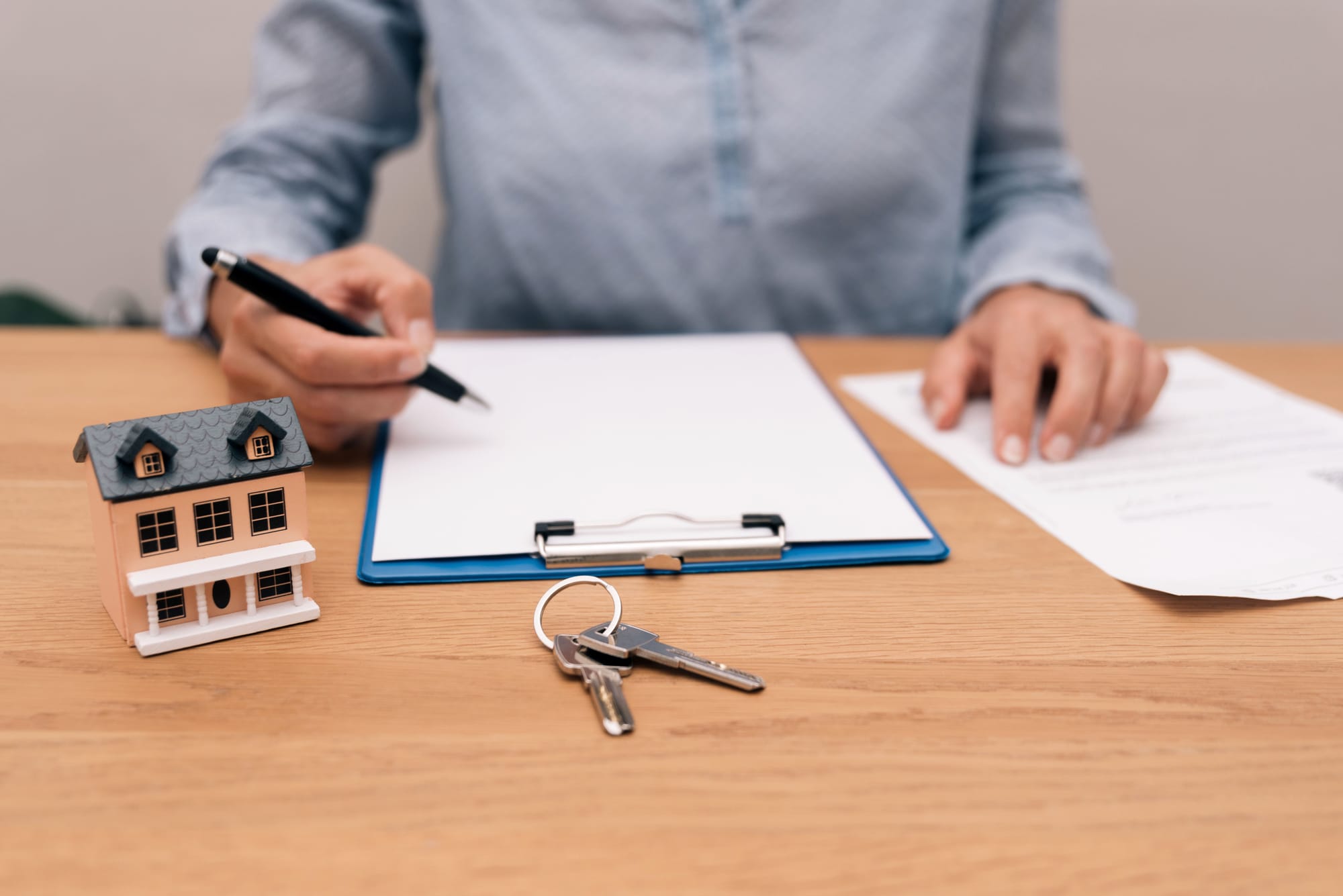 Reinigungsgebühr vs. Endpreis: Was Gäste 2025 wirklich erwarten (mit Rechenbeispielen & Playbook für Hamburg)