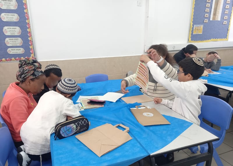 יום המשפחה - משחק משפחתי והכנת 10 משפטים לומר בכל יום לילדים