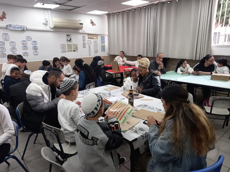 יום המשפחה - משחק משפחתי והכנת 10 משפטים לומר בכל יום לילדים