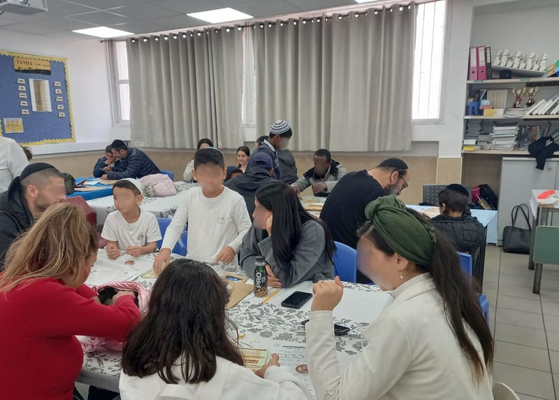 יום המשפחה - משחק משפחתי והכנת 10 משפטים לומר בכל יום לילדים