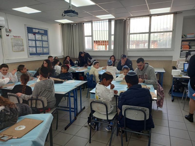 יום המשפחה - משחק משפחתי והכנת 10 משפטים לומר בכל יום לילדים