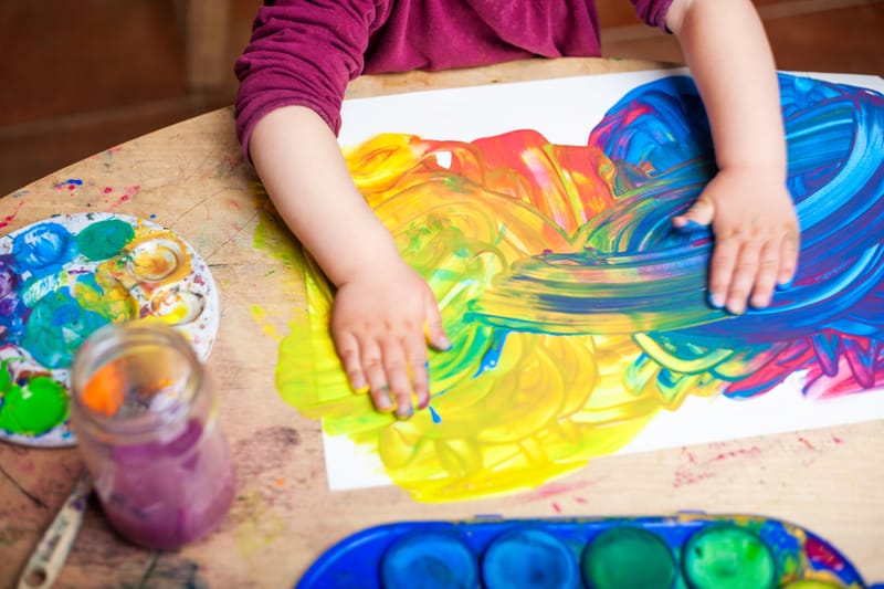 ÇOCUK RESİMLERİNDE ANNE FİGÜRÜ NEYİ ANLATIR?