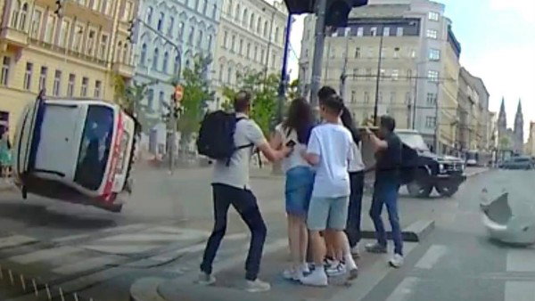 Motorist Turek manövriert sich auf den politischen Pannenstreifen