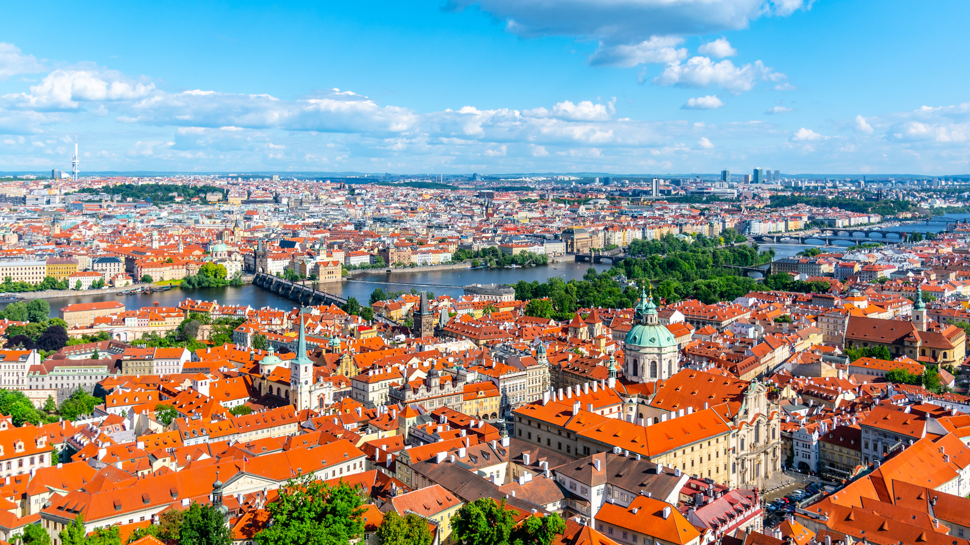 Inländer bescheren Tourismus leichtes Plus, Ausländer bleiben in Prag hängen