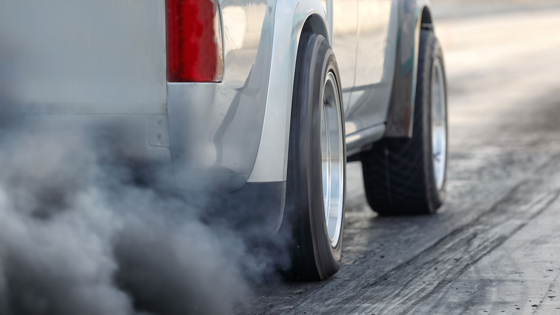 Babiš besteht auf Aufhebung des EU-Verbrenner-Verbots ab 2035