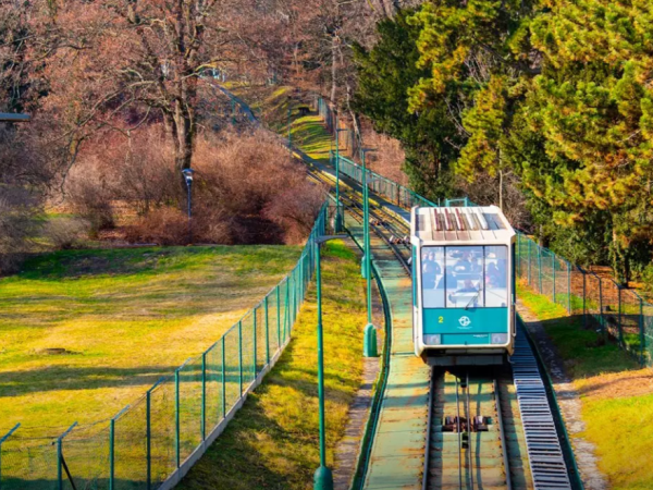 Prags legendäre Standseilbahn kehrt zurück!
