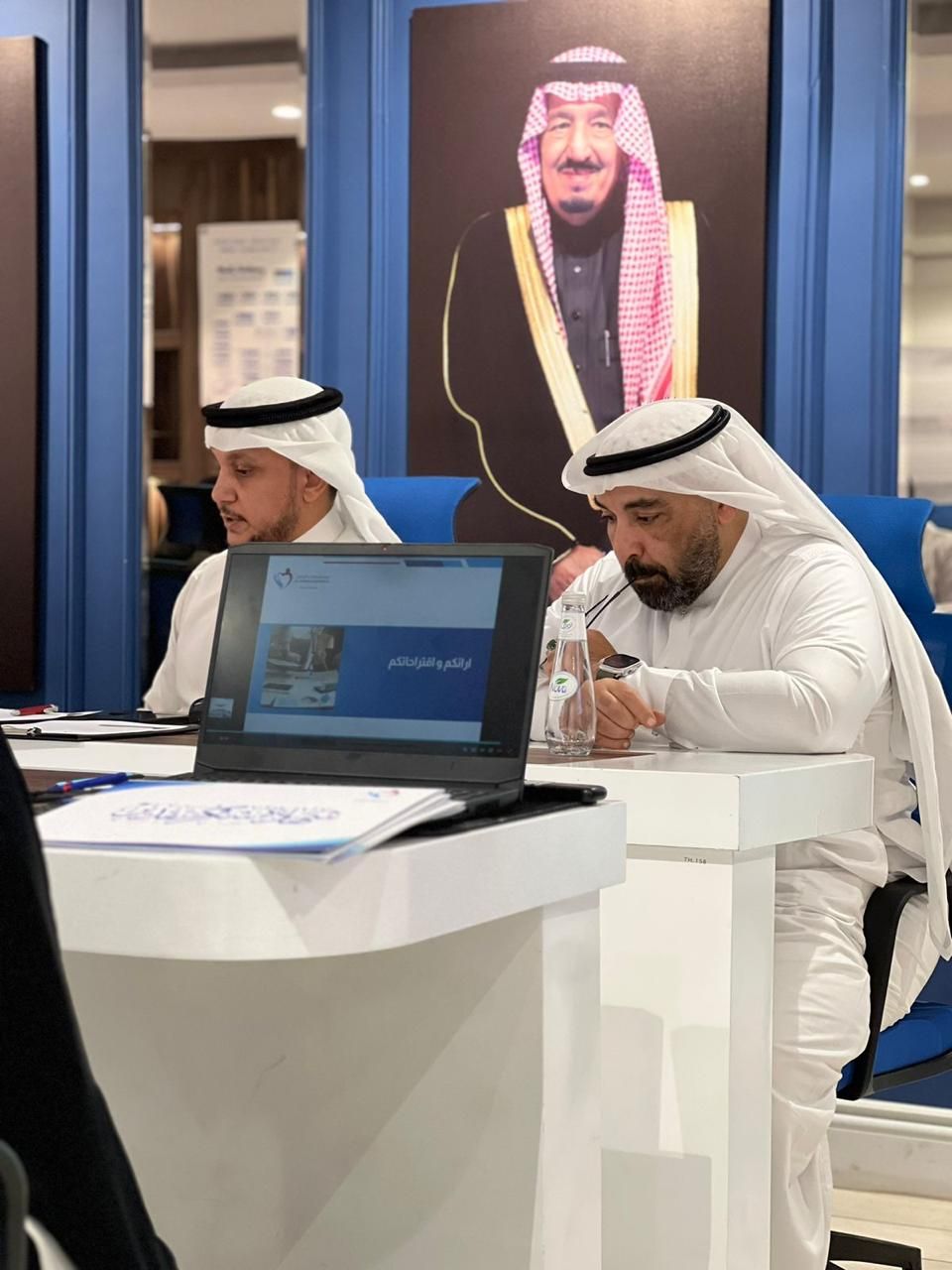 مشاركة قادة المجتمع في مناقشة استراتيجية المستشفى