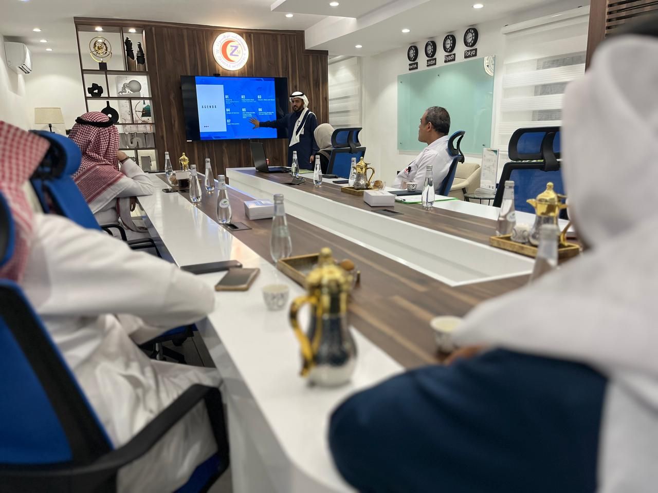 Participation of community leaders in discussing hospital strategy