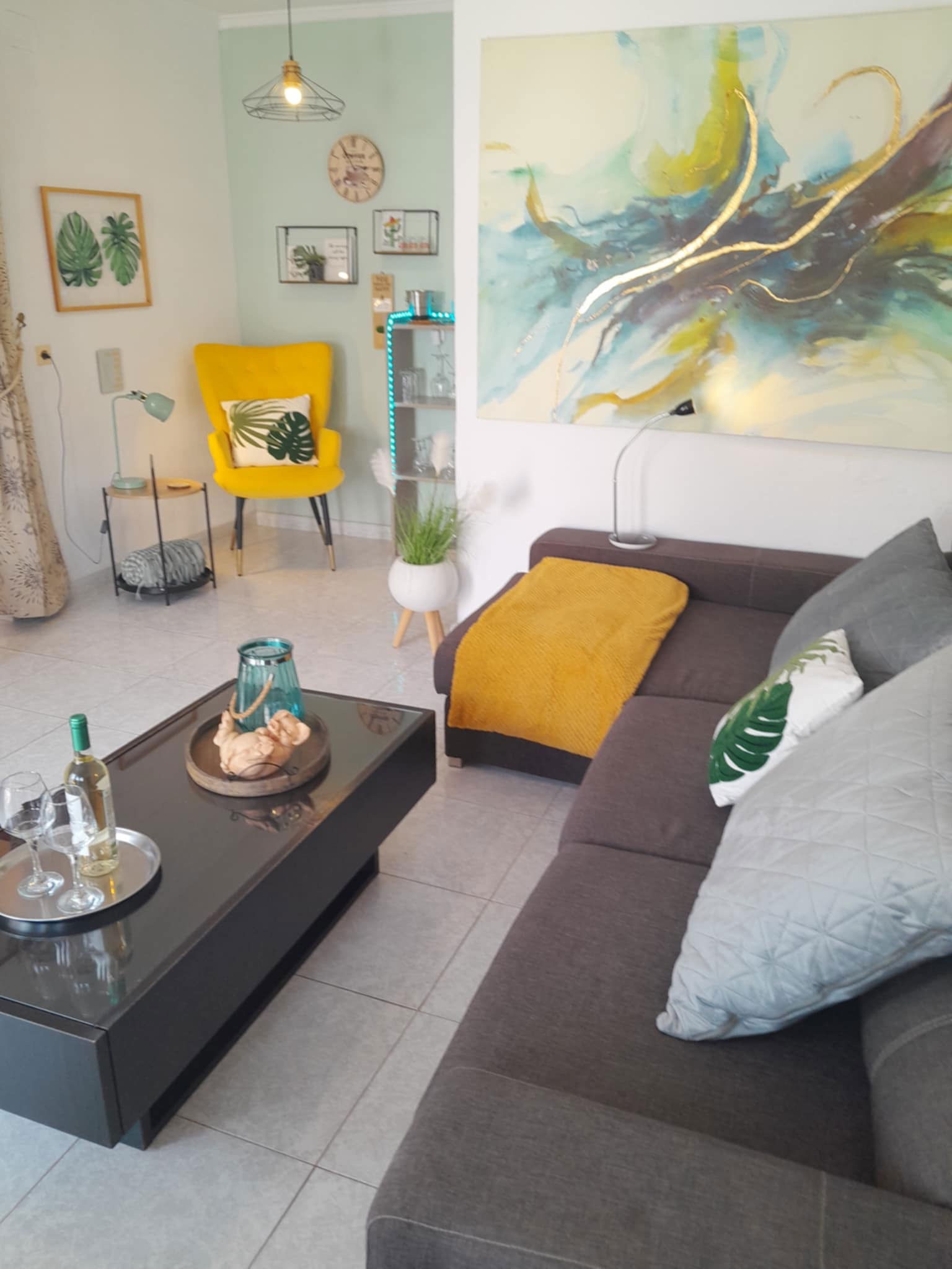 Large pull out Sofa