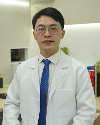 <香港01 > 09/12/2022 聖誕計劃外遊　一家大小齊接種肺炎球菌疫苗